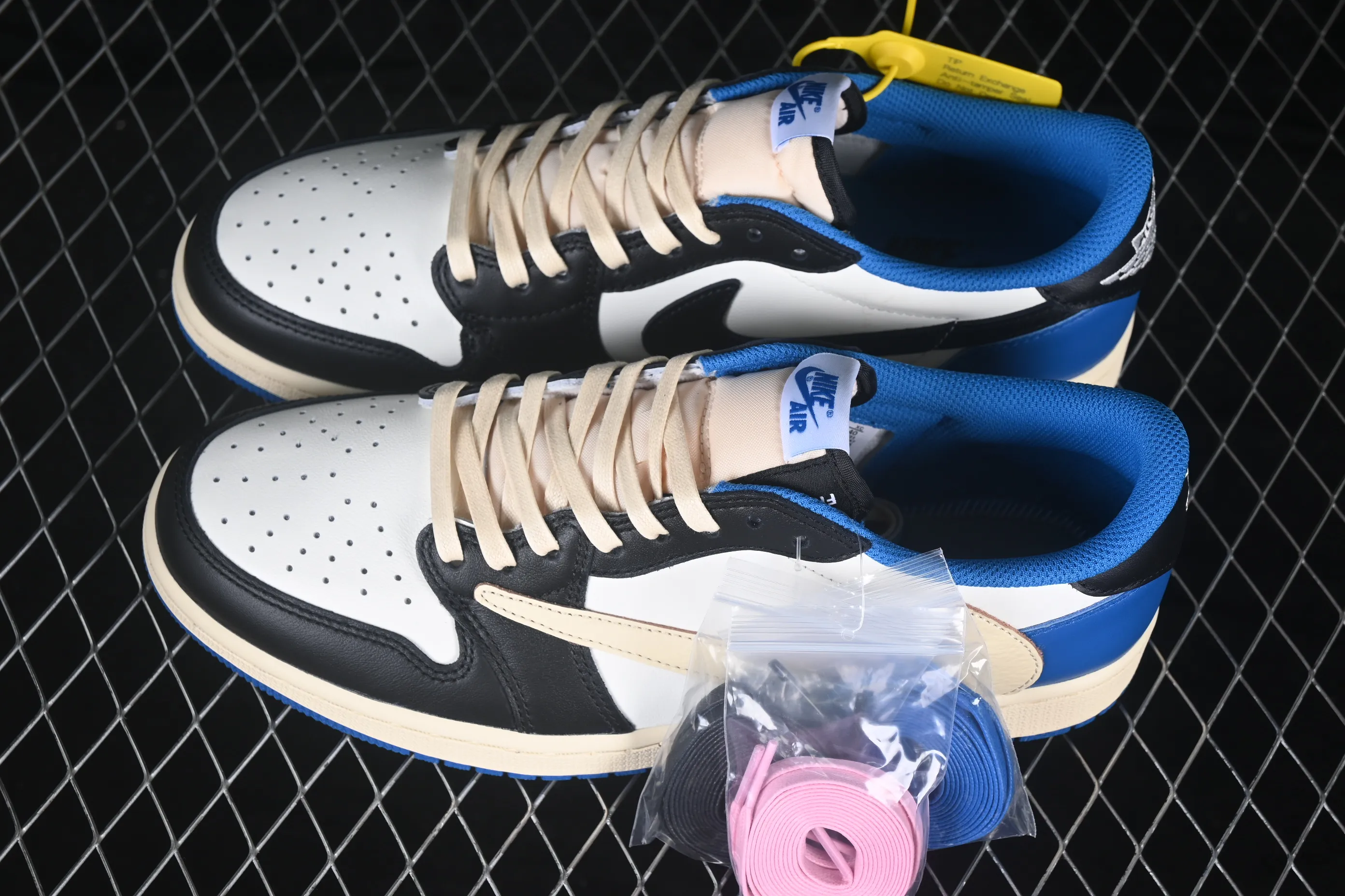 All categories Air Jordan Jordan series basketball shoes Air Jordan 1 Low GX foreign trade version Travis Scott x Air Jordan 1 Low OG AJ1 Joe 1 undercut low top full head layer DM7866-140
